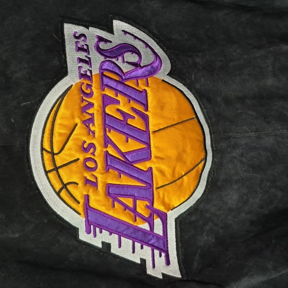 Los Angeles Lakers Jacket - Picture 4 of 16